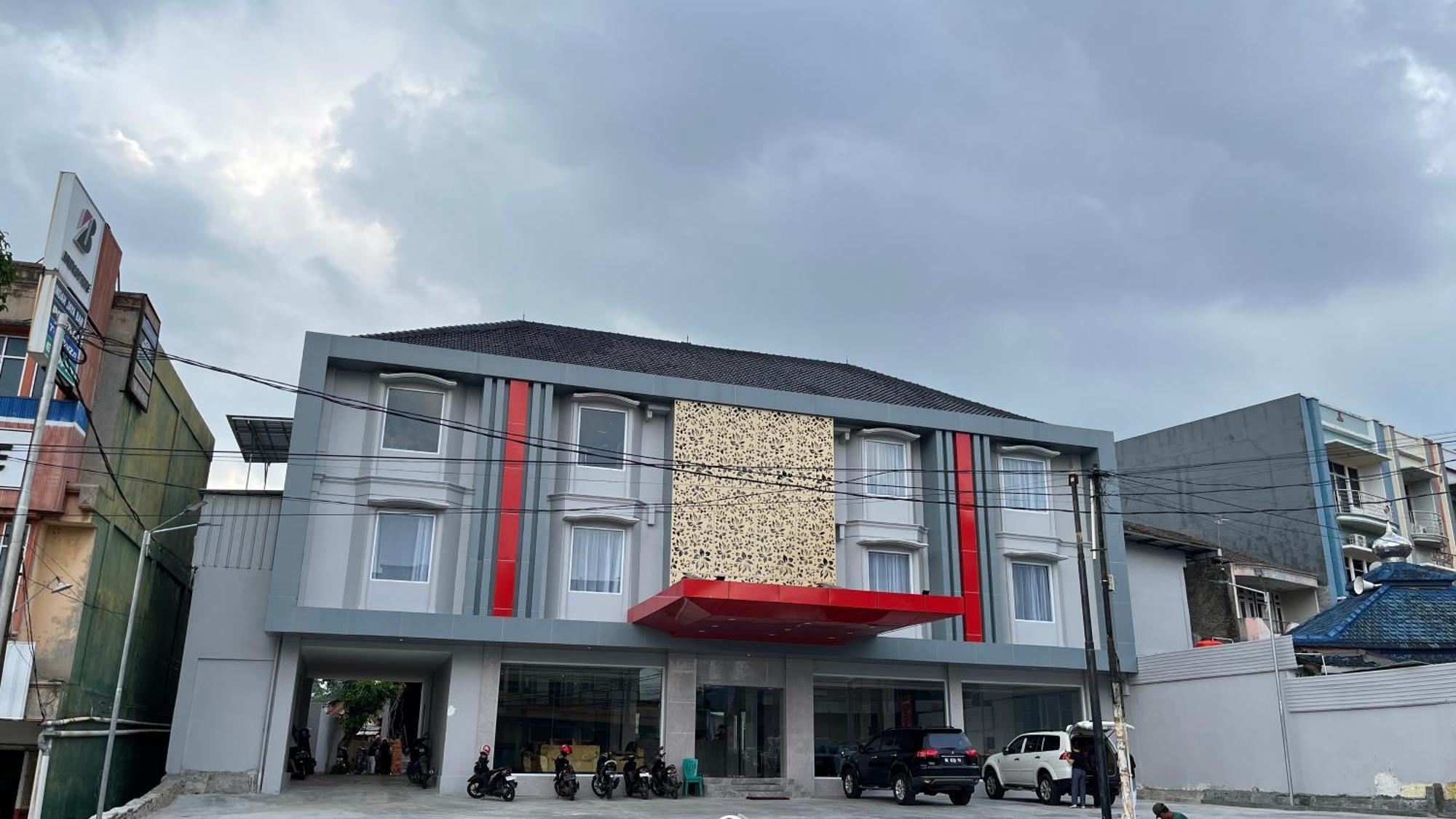 מלון בנדר למפונג Reddoorz Premium At Jalan Diponegoro Lampung מראה חיצוני תמונה