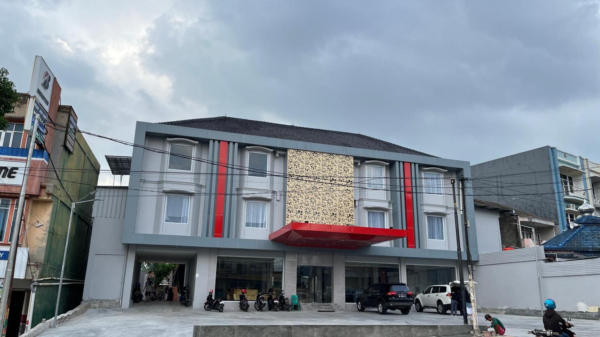 מלון בנדר למפונג Reddoorz Premium At Jalan Diponegoro Lampung מראה חיצוני תמונה
