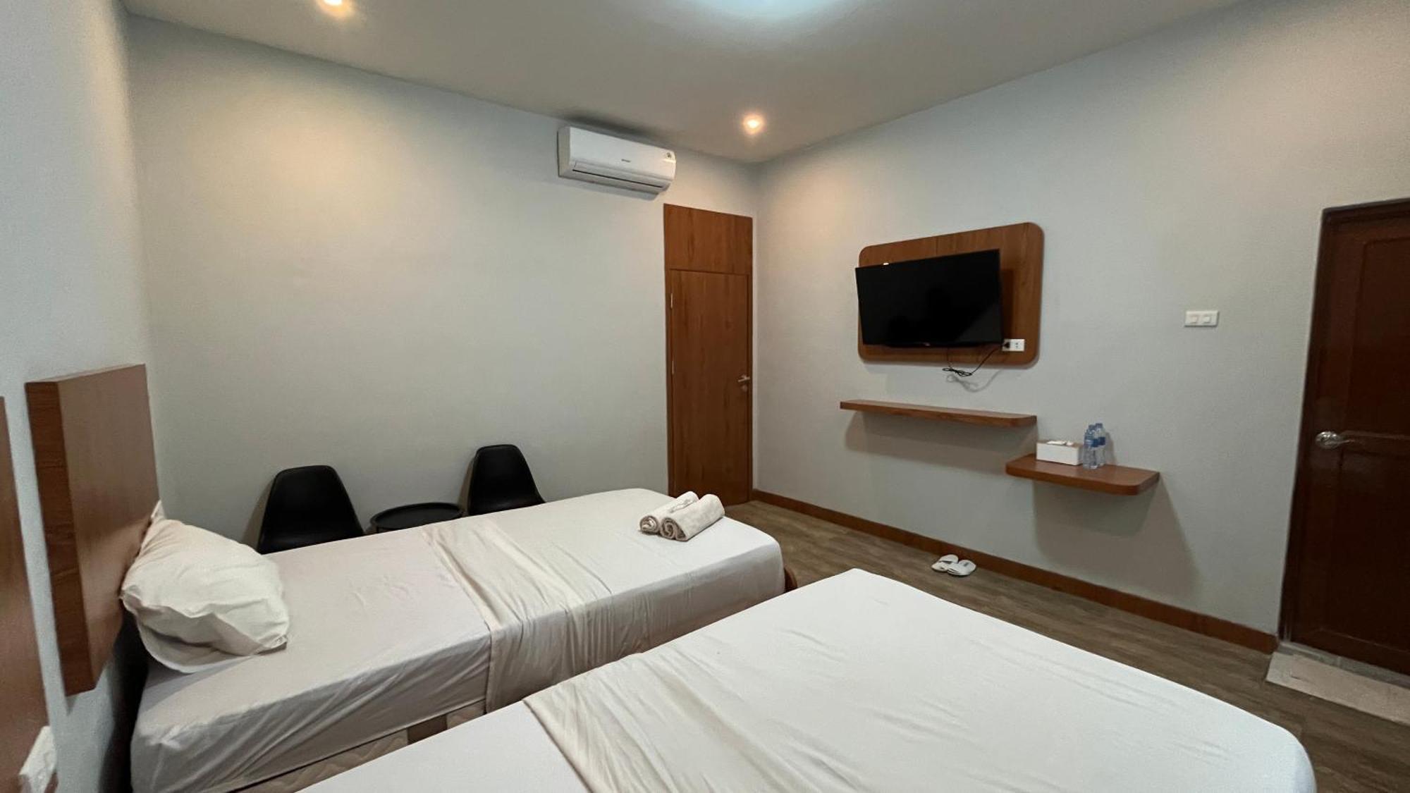 מלון בנדר למפונג Reddoorz Premium At Jalan Diponegoro Lampung מראה חיצוני תמונה